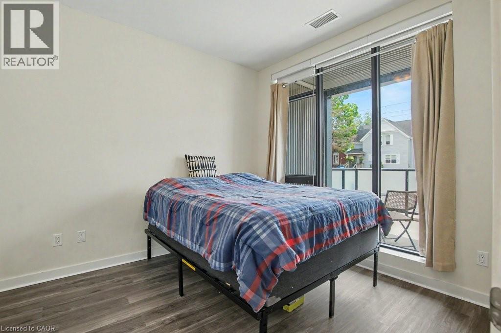 690 KING Street W Unit# 101 thumbnail 15
