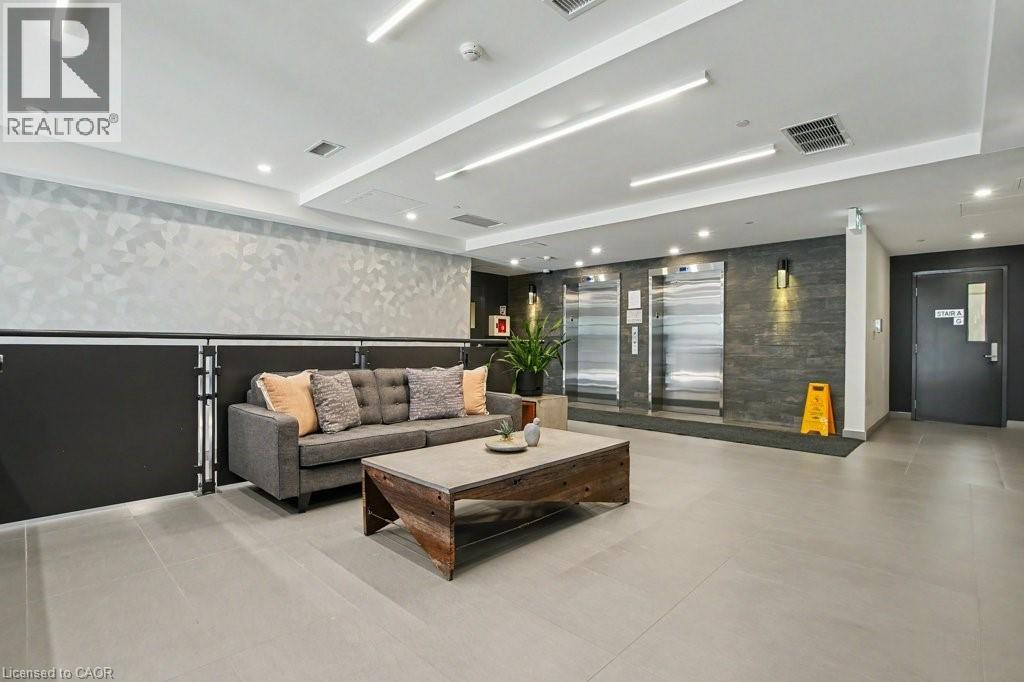 690 KING Street W Unit# 101 thumbnail 5