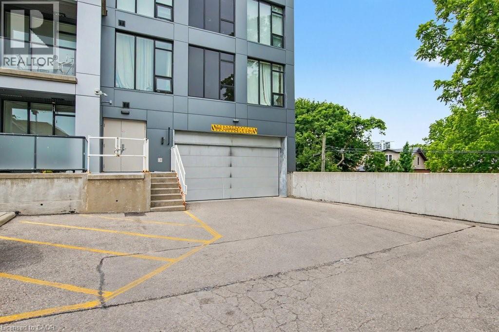 690 KING Street W Unit# 101 thumbnail 31
