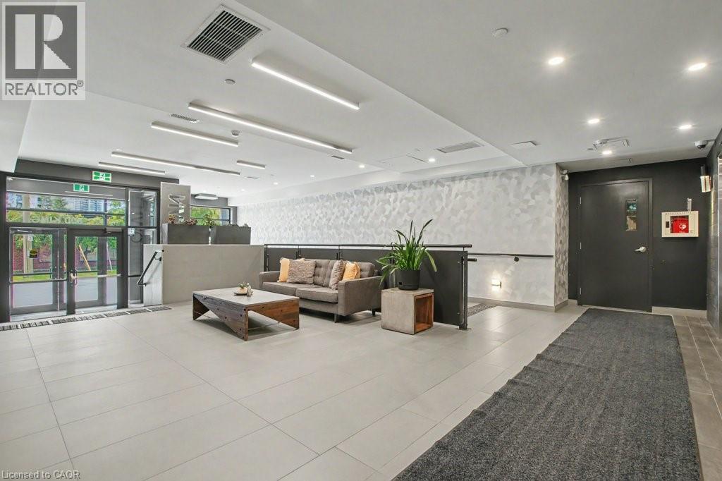 690 KING Street W Unit# 101 thumbnail 6