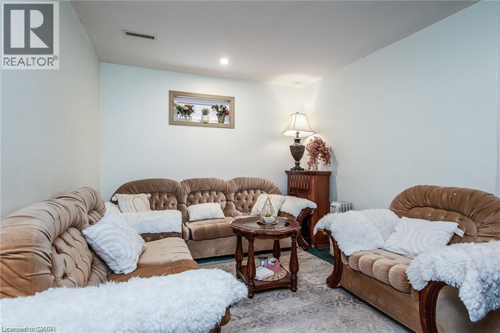 67 PINEMEADOW Crescent thumbnail 32