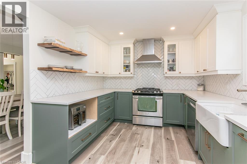 393 HURON Street thumbnail 17