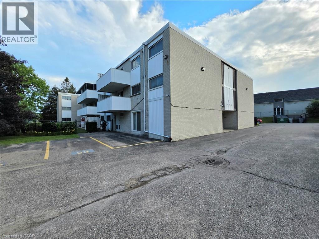 24 MOOREGATE Crescent Unit# 103 thumbnail 26
