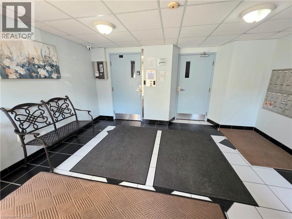 24 MOOREGATE Crescent Unit# 103 thumbnail 21