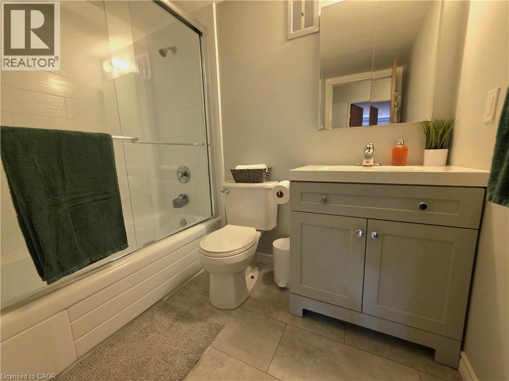24 MOOREGATE Crescent Unit# 103 thumbnail 15