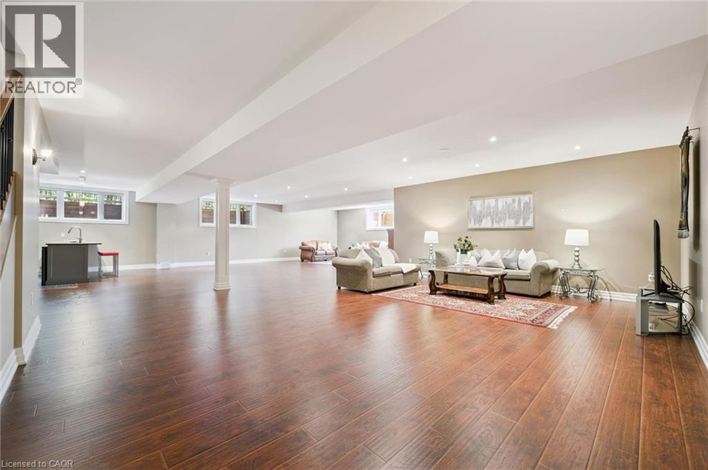 596 REGAL Place thumbnail 33