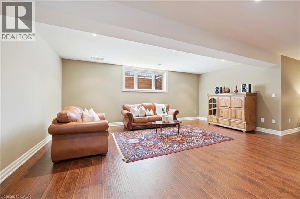 596 REGAL Place thumbnail 38