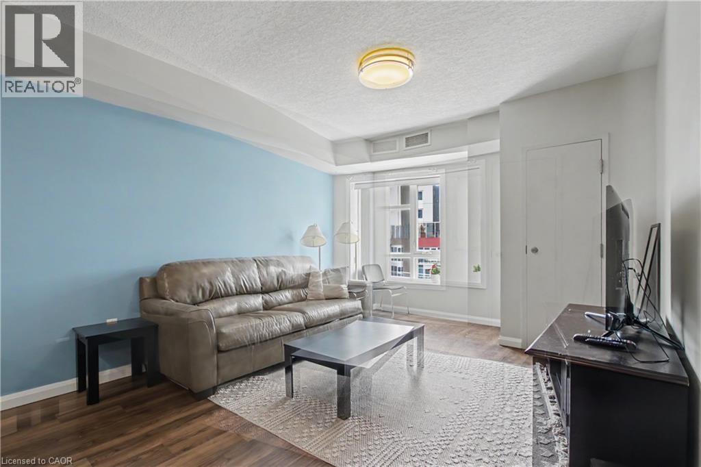96 UNIVERSITY Avenue W thumbnail 17