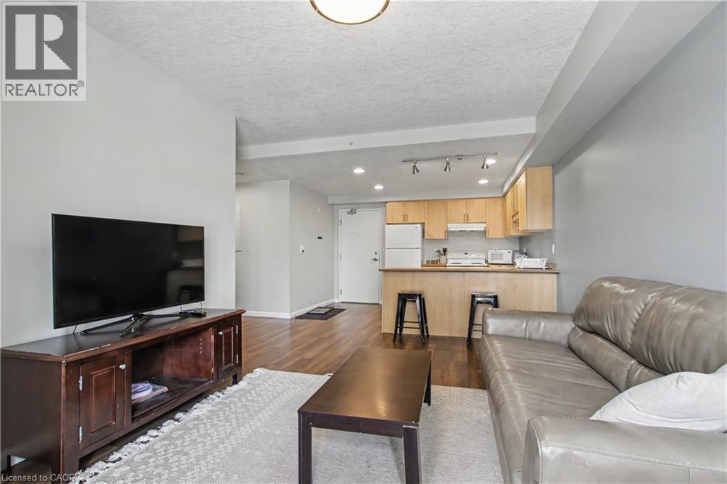 96 UNIVERSITY Avenue W thumbnail 18
