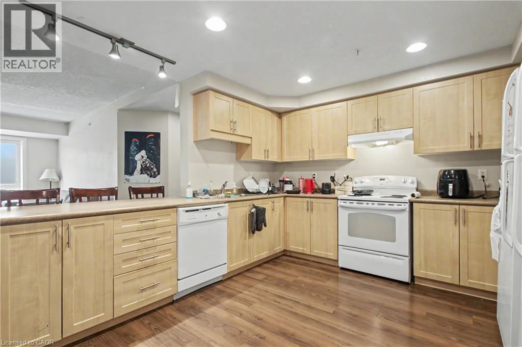 96 UNIVERSITY Avenue W thumbnail 19