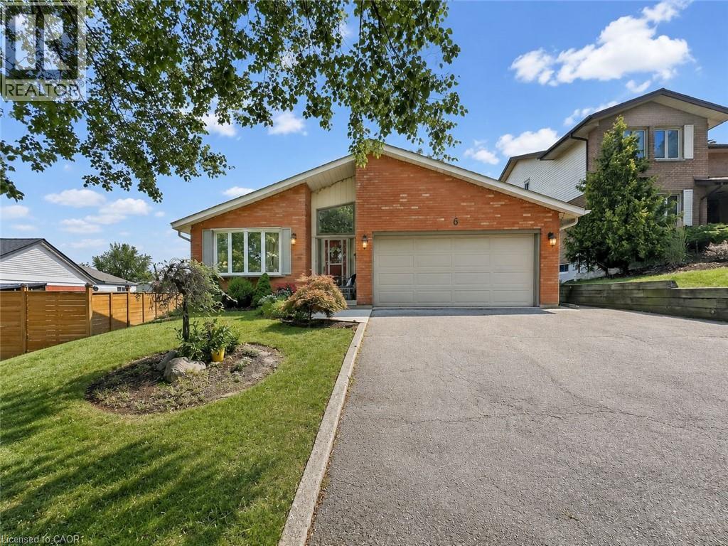 6 LANARK Crescent