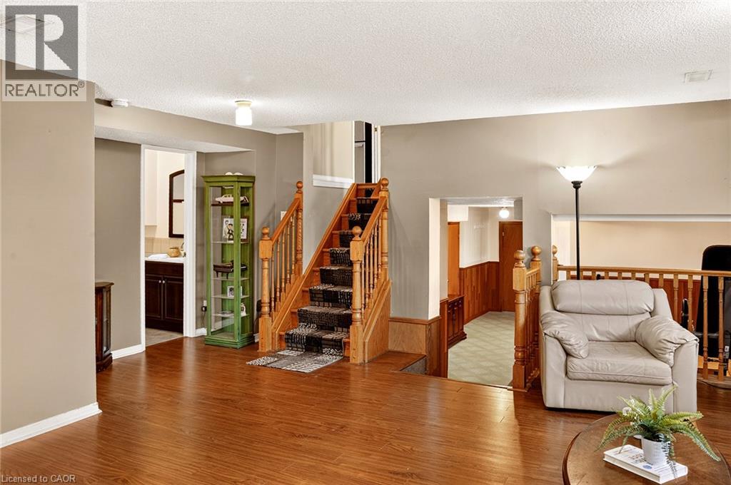 6 LANARK Crescent thumbnail 36