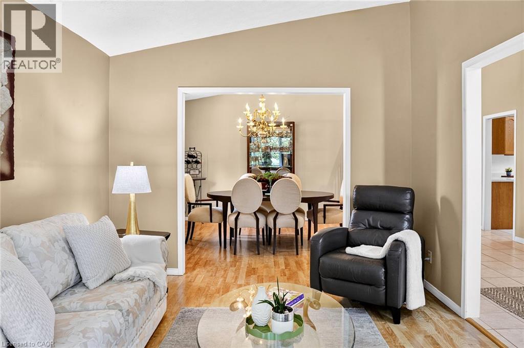 6 LANARK Crescent thumbnail 11