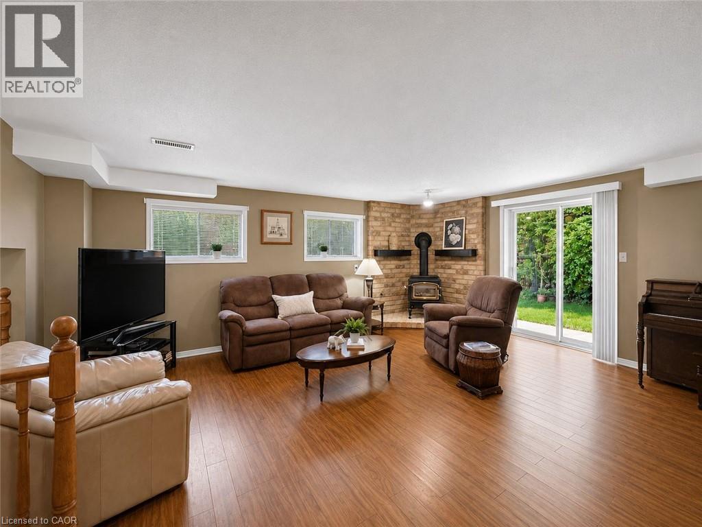 6 LANARK Crescent thumbnail 35