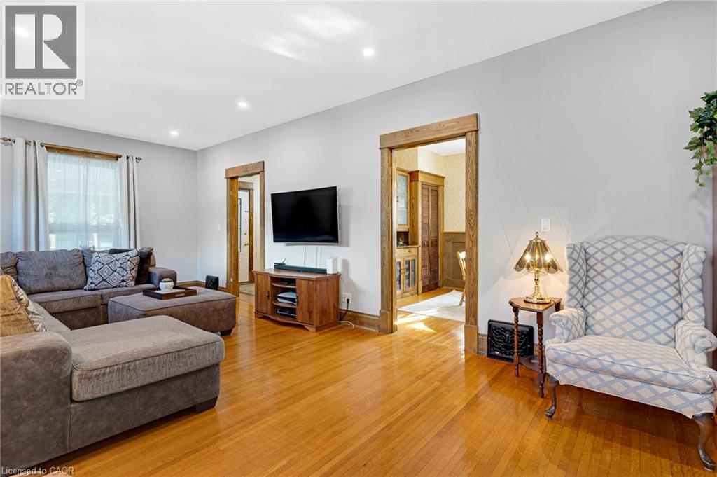 630 LAWRENCE Street thumbnail 12