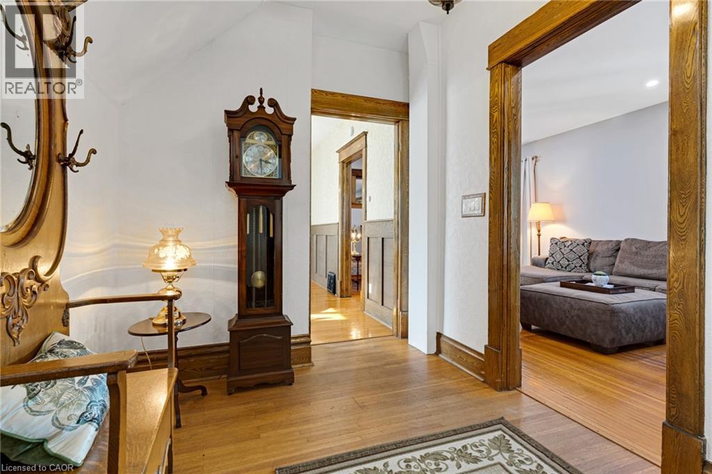 630 LAWRENCE Street thumbnail 8
