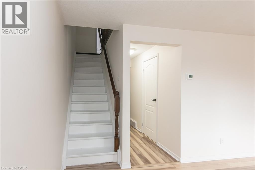 279 SANDOWNE Drive Unit# 7 thumbnail 22