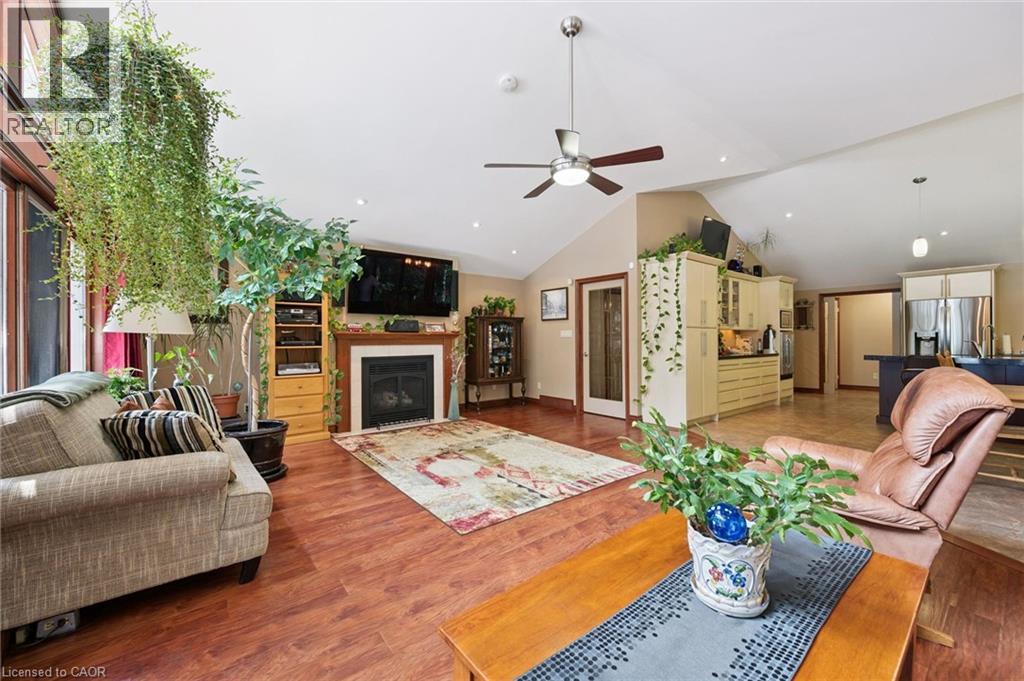 410 AVENUE Road thumbnail 13