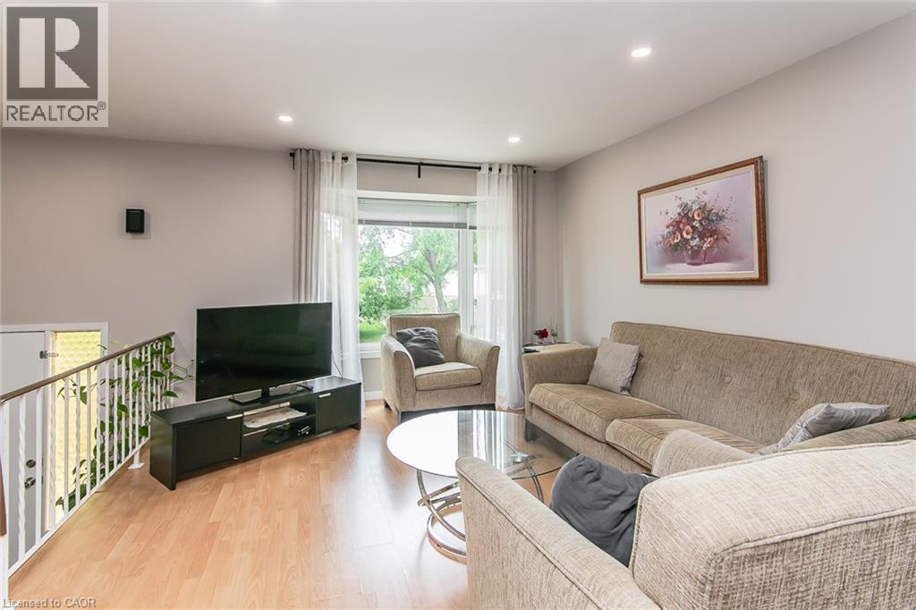 274 NORTHLAKE Drive Unit# B thumbnail 7