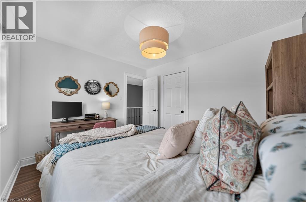 72 SWIFT Crescent thumbnail 30