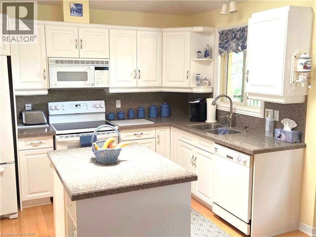 137 FOXBORO Drive thumbnail 10