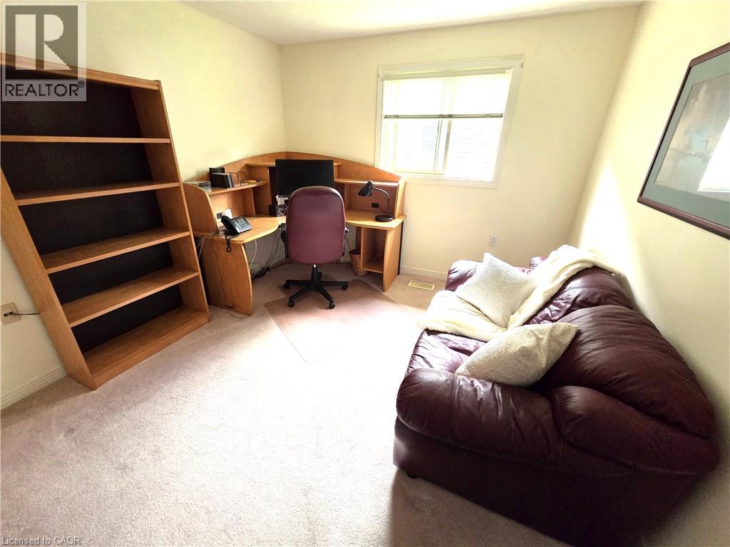 137 FOXBORO Drive thumbnail 21
