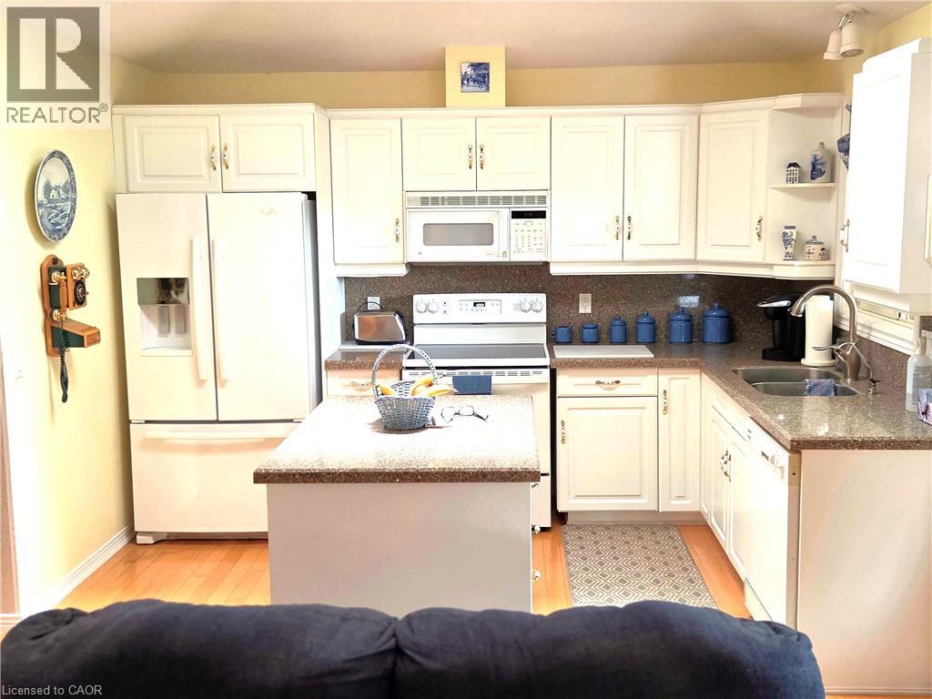 137 FOXBORO Drive thumbnail 11