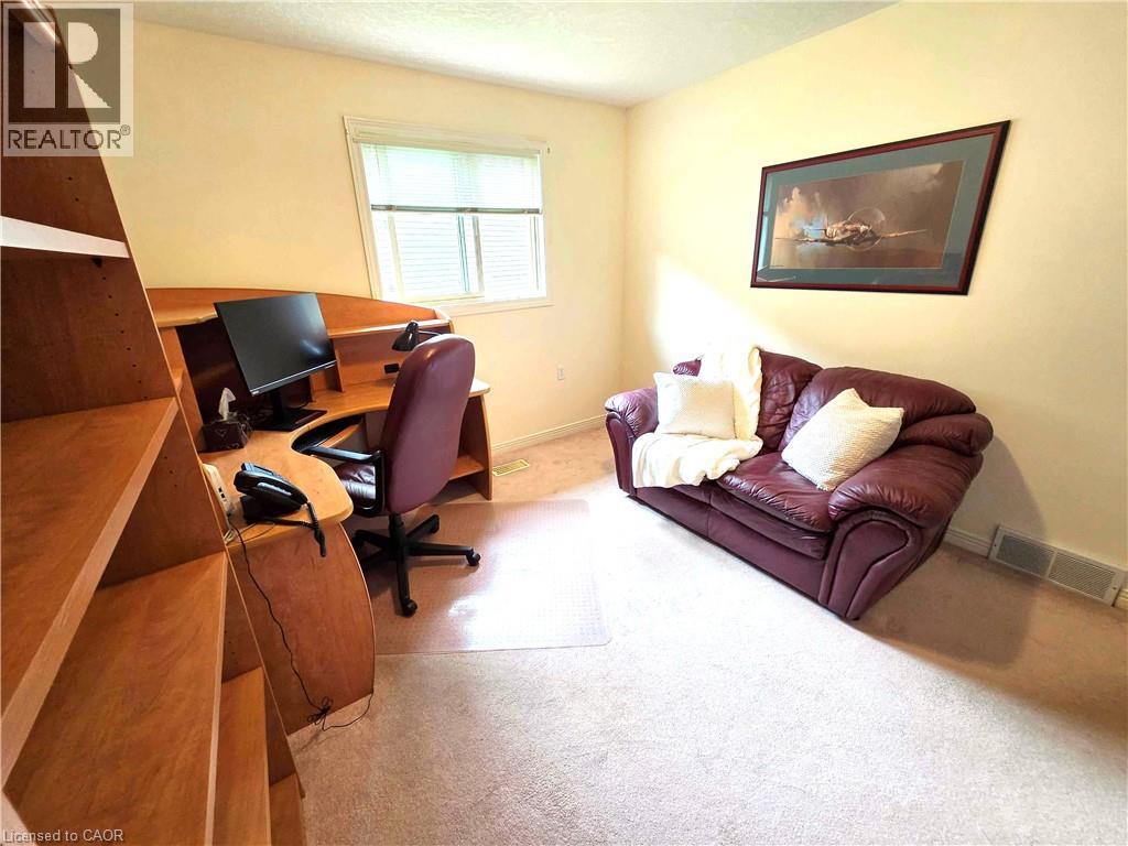 137 FOXBORO Drive thumbnail 20