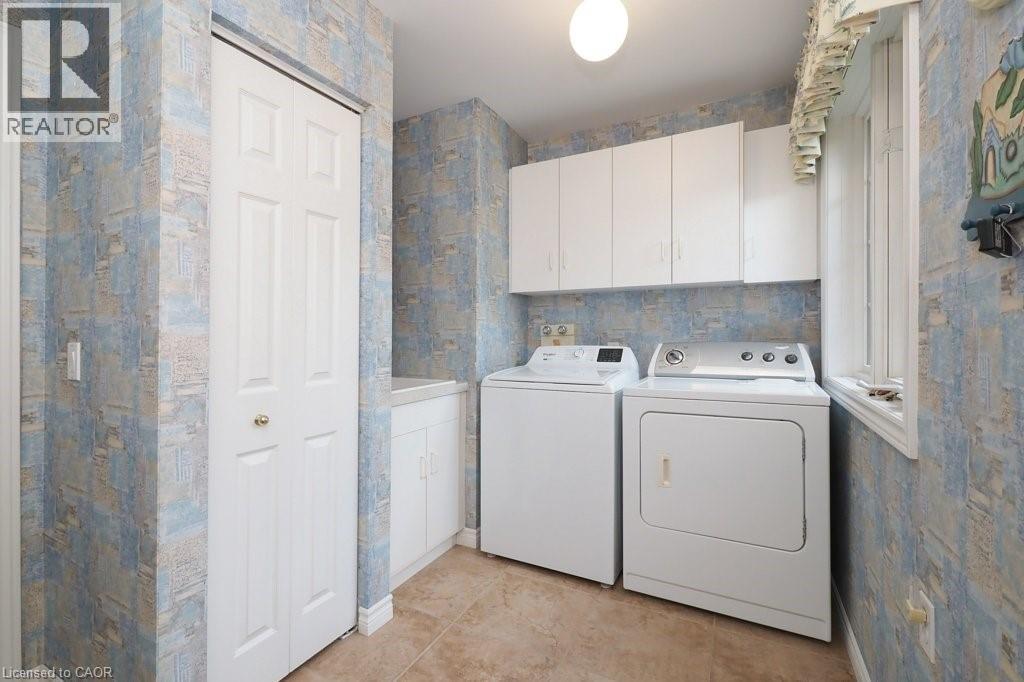 137 FOXBORO Drive thumbnail 24