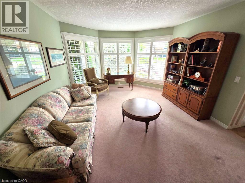 137 FOXBORO Drive thumbnail 5