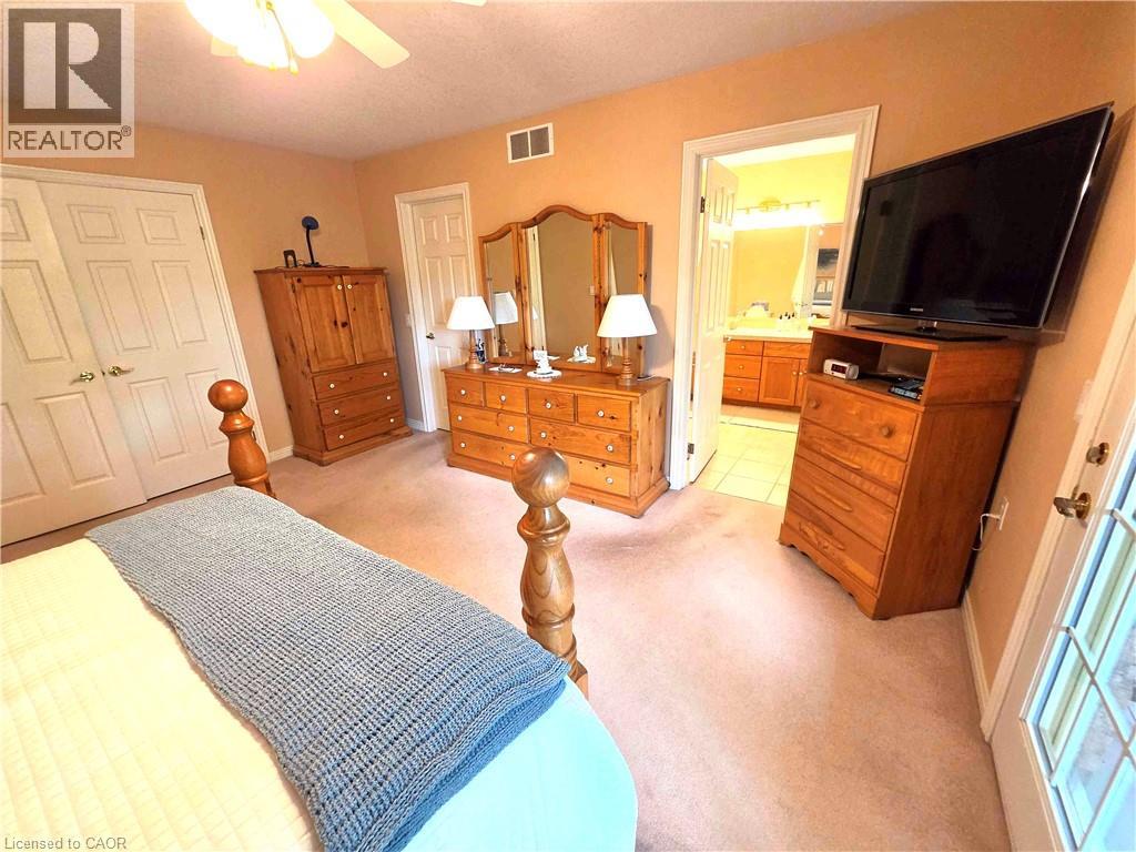 137 FOXBORO Drive thumbnail 17