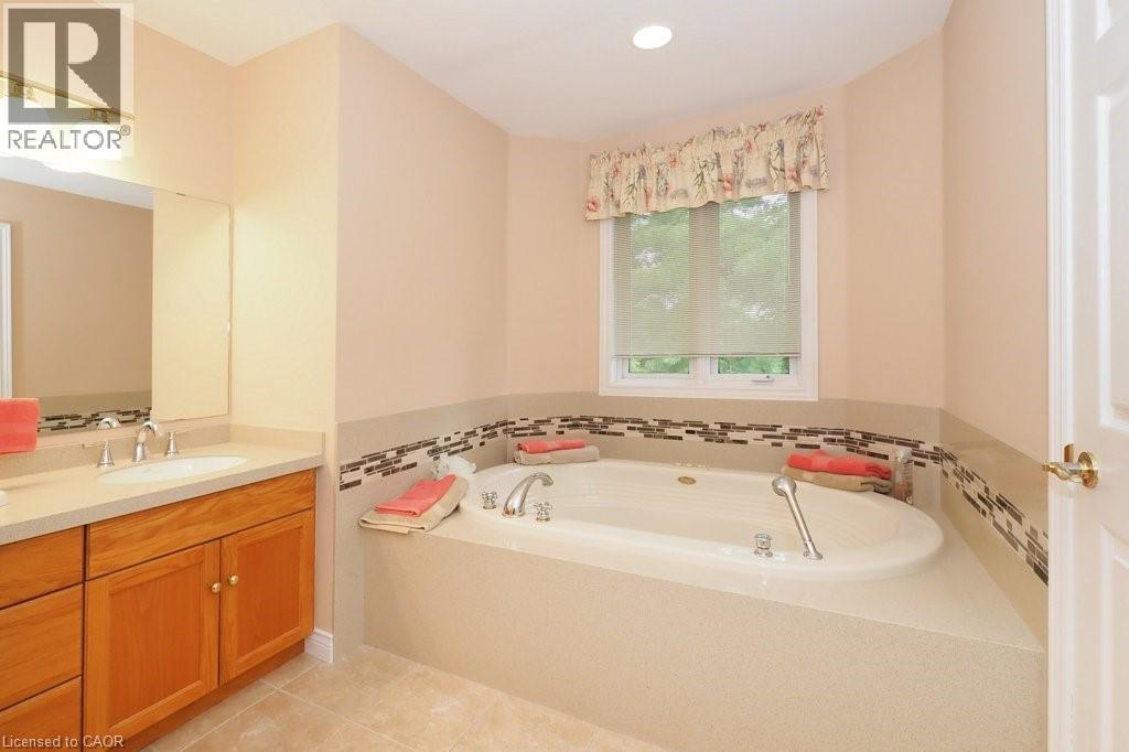 137 FOXBORO Drive thumbnail 18