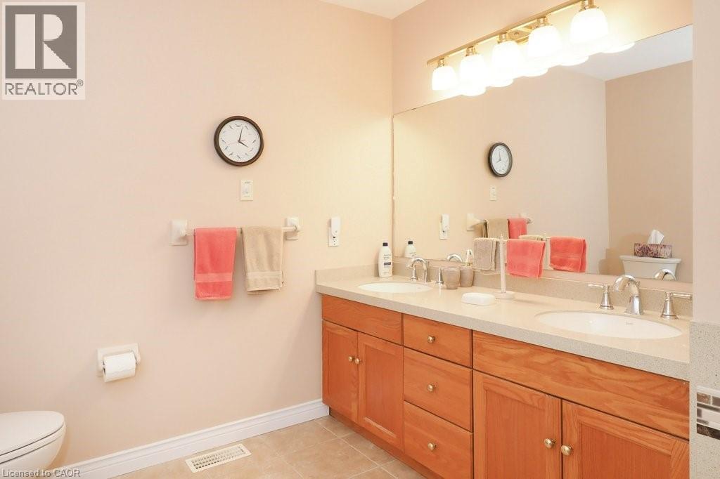 137 FOXBORO Drive thumbnail 19