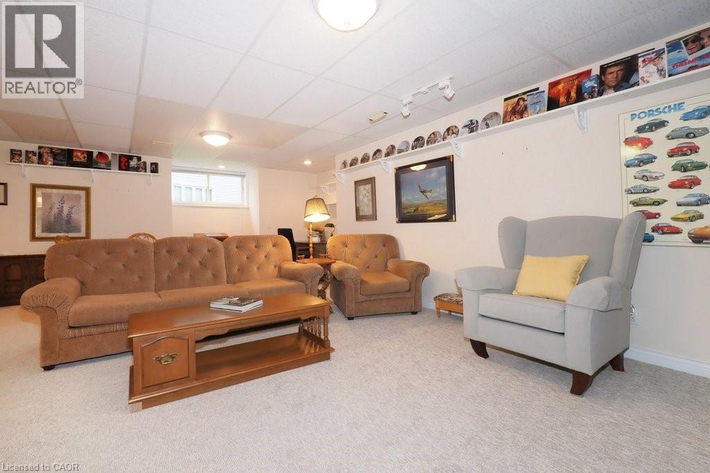 137 FOXBORO Drive thumbnail 27