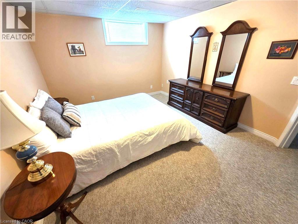 137 FOXBORO Drive thumbnail 28