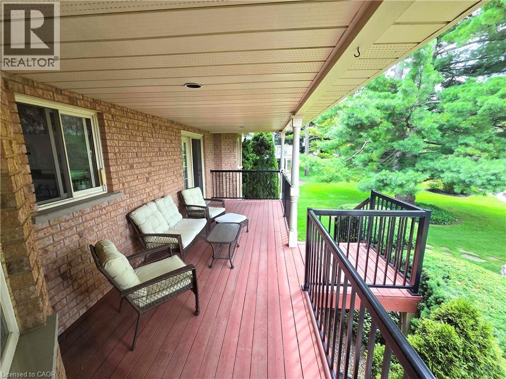 137 FOXBORO Drive thumbnail 32