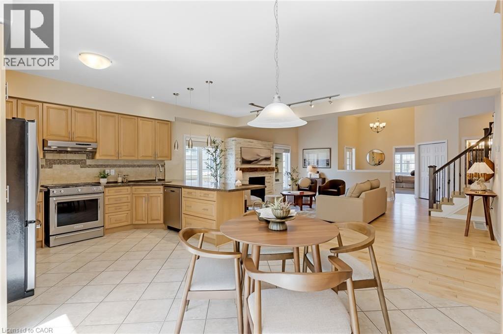 227 CHESTNUT HILL Crescent thumbnail 15
