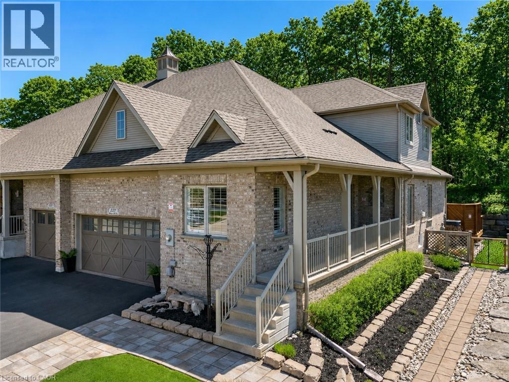 227 CHESTNUT HILL Crescent thumbnail 40