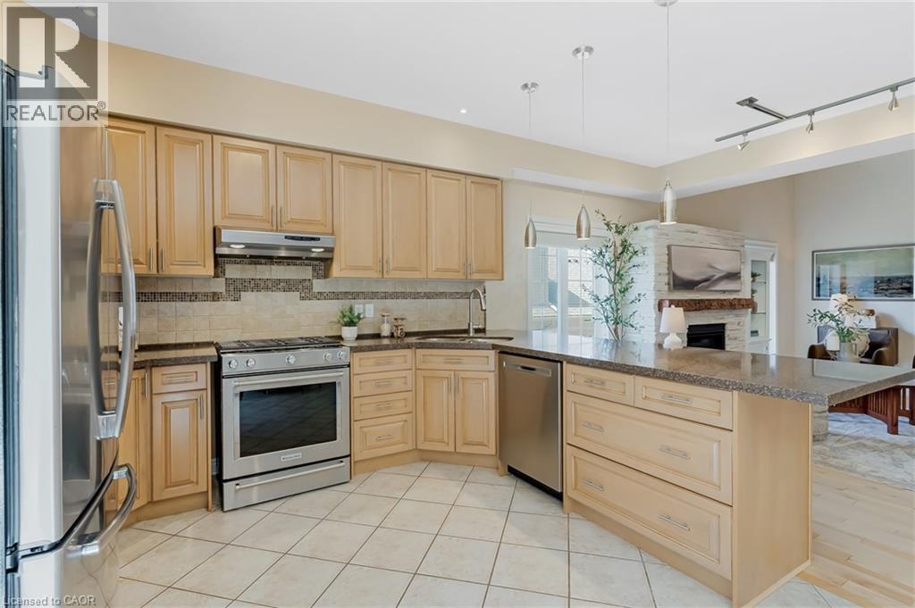 227 CHESTNUT HILL Crescent thumbnail 14