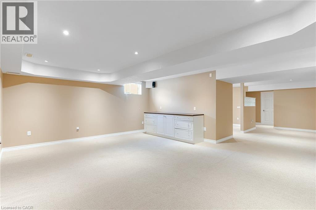 227 CHESTNUT HILL Crescent thumbnail 28