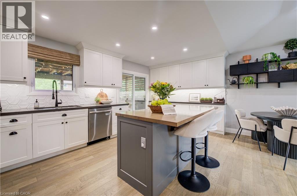 138 MORNINGDALE Crescent thumbnail 13
