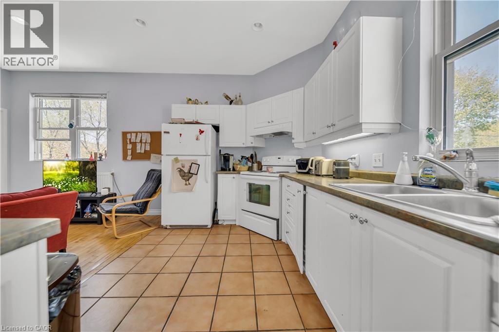 24 COLUMBIA Street W thumbnail 28