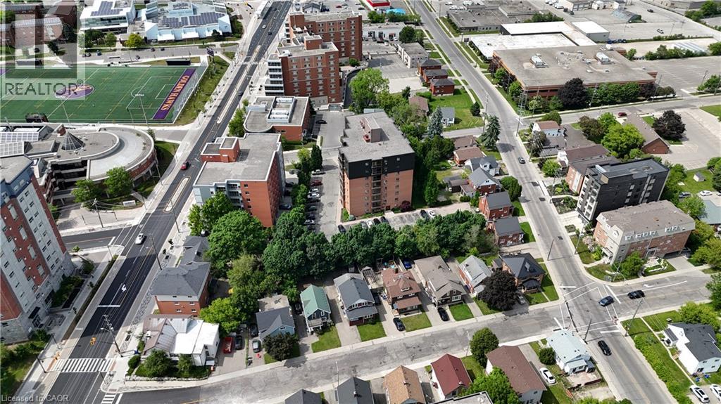 172 REGINA Street N thumbnail 2