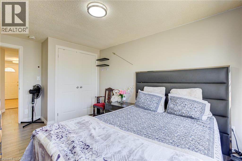 22 BLACKHORNE Crescent thumbnail 16