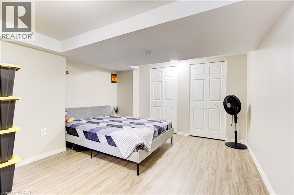 22 BLACKHORNE Crescent thumbnail 32