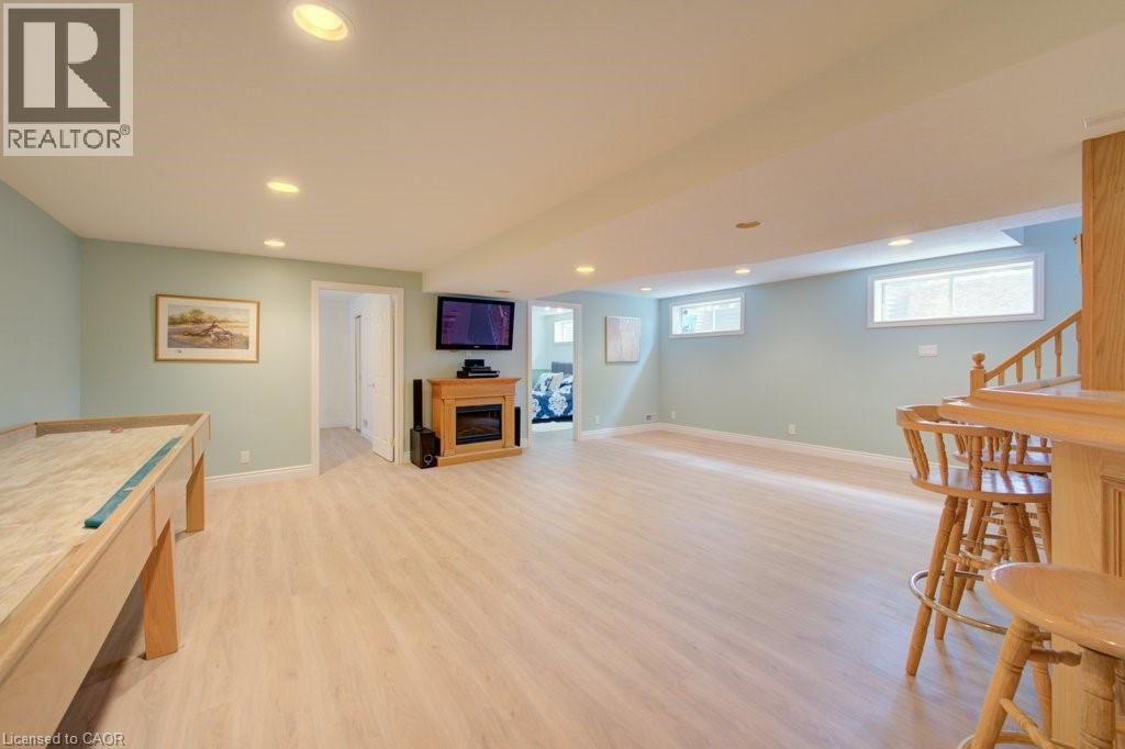 330 LAKE LOUISE Boulevard thumbnail 32