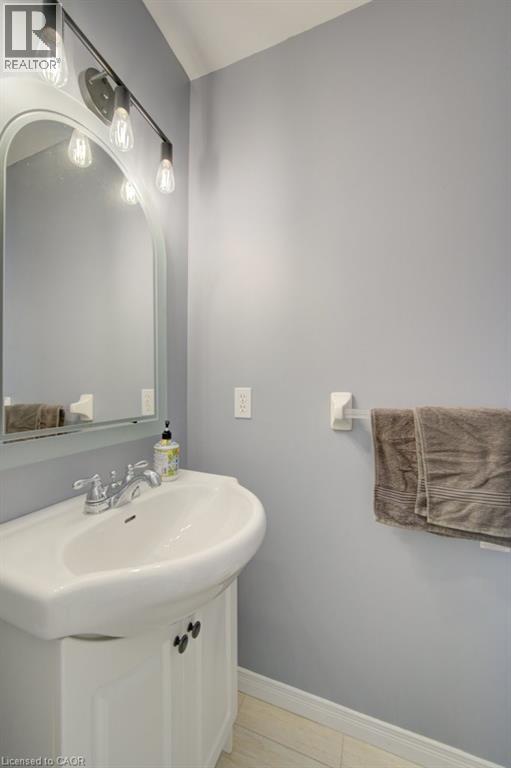 330 LAKE LOUISE Boulevard thumbnail 10