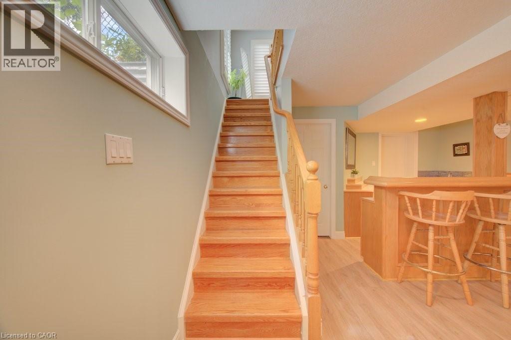 330 LAKE LOUISE Boulevard thumbnail 27