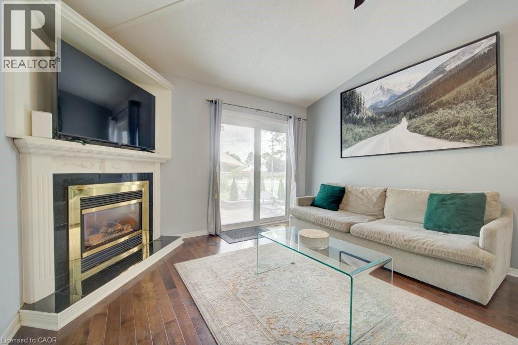 330 LAKE LOUISE Boulevard thumbnail 17