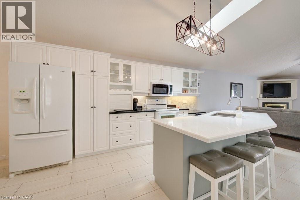330 LAKE LOUISE Boulevard thumbnail 12